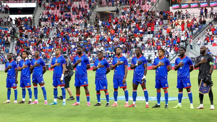 MIAMI, FL - JUNE 5: Haiti national soccer team line up, Mannschaftsbild, Totale for the national anthem prior to the International Friendly, Länderspiel, Nationalmannschaft game between Haiti and Peru at NU Stadium on June 5, 2026 in Miami,Florida.(Photo by Chris Arjoon Icon Sportswire) SOCCER: JUN 05 Haiti vs Peru EDITORIAL USE ONLY Icon2605060010001