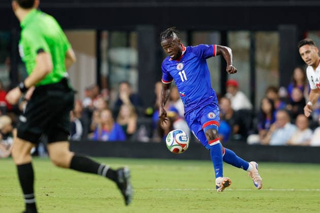 MIAMI, FL - JUNE 5: Haiti forward Louicius Don Deedson (11) controls the ball during the International Friendly, Länderspiel, Nationalmannschaft game between Haiti and Peru at NU Stadium on June 5, 2026 in Miami,Florida.(Photo by Chris Arjoon Icon Sportswire) SOCCER: JUN 05 Haiti vs Peru EDITORIAL USE ONLY Icon2605060010013