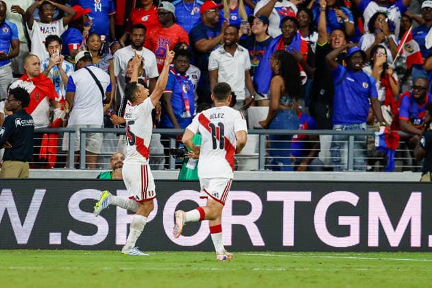 MIAMI, FL - JUNE 5: Peru defender Renzo GarcÃ s (15) and Peru midfielder Jairo VÃ lez (11) celebrate a goal scored during the International Friendly, Länderspiel, Nationalmannschaft game between Haiti and Peru at NU Stadium on June 5, 2026 in Miami,Florida.(Photo by Chris Arjoon Icon Sportswire) SOCCER: JUN 05 Haiti vs Peru EDITORIAL USE ONLY Icon2605060010018