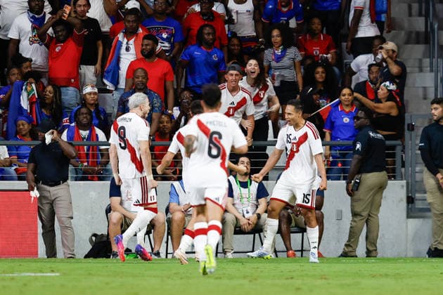 MIAMI, FL - JUNE 5: Peru defender Renzo GarcÃ s (15) and Peru forward Adrian Ugarriza (9) celebrate a goal scored during the International Friendly, Länderspiel, Nationalmannschaft game between Haiti and Peru at NU Stadium on June 5, 2026 in Miami,Florida.(Photo by Chris Arjoon Icon Sportswire) SOCCER: JUN 05 Haiti vs Peru EDITORIAL USE ONLY Icon2605060010019