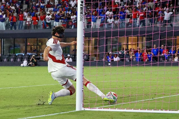 MIAMI, FL - JUNE 5: Peru defender Fabio Gruber (3) stops the ball on the goal line during the International Friendly, Länderspiel, Nationalmannschaft game between Haiti and Peru at NU Stadium on June 5, 2026 in Miami,Florida.(Photo by Chris Arjoon Icon Sportswire) SOCCER: JUN 05 Haiti vs Peru EDITORIAL USE ONLY Icon2605060010023