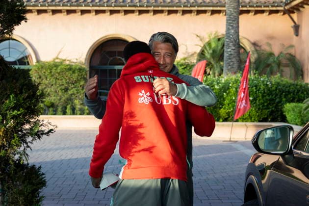 FIFA World Cup, WM, Weltmeisterschaft, Fussball 2026 preparations - Switzerland Switzerland s Breel Embolo hugs head coach Murat Yakin after his arrival at the team hotel (Fairmont Grand Del Mar) in San Diego, California, USA, 05 June 2026. Switzerland will play an international soccer friendly match with Australia on 06 June. San Diego United States  Copyright: xPETERxKLAUNZERx