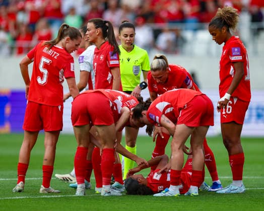 05.06.2026, Fussball, Frauen WM-Qualifikation: Schweiz Malta, Lugano, AIL Arena Am Boden Sydney Schertenleib (10, A-Team Schweiz), die sich in der Aktion vor dem 2:1 durch das Schweizer Nationalteam verletzt hat Foto: Urs Ottiger IMAGO Lugano AIL Arena Tessin Switzerland