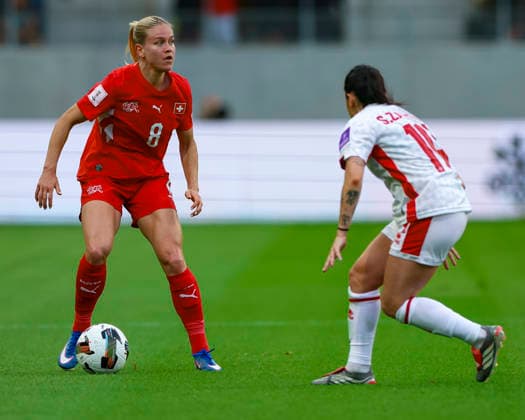 05.06.2026, Fussball, Frauen WM-Qualifikation: Schweiz Malta, Lugano, AIL Arena Nadine Riesen (8, A-Team Schweiz, links) im Zweikampf mit Shona Zammit (14, A-Team Malta) Foto: Urs Ottiger IMAGO Lugano AIL Arena Tessin Switzerland