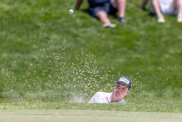 June 5, 2026, Dublin, Ohio, U.S: Lucas Glover hits out of the sand on the 10th green during the second round of The Memorial Tournament at Muirfield Village Golf Club, Dublin, Ohio. PGA, Golf Herren Tour 2026 - The Memorial Tournament - Second Round  - ZUMAs304 20260605_zaf_s304_072 Copyright: xScottxStuartx