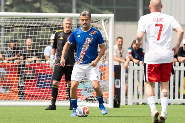 Italian FIFA Legends Tour in Toronto Christian Panucci controls the ball during the Italians football legends exhibition match as part of the Italian FIFA Legends Tour in Toronto. on June 5, 2026 in Toronto, Canada. (Photo by Leonardo Ramirez Eyepix Group) Copyright: xLeonardoxRamirezx xEyepixxGroupx LR06042026-09344