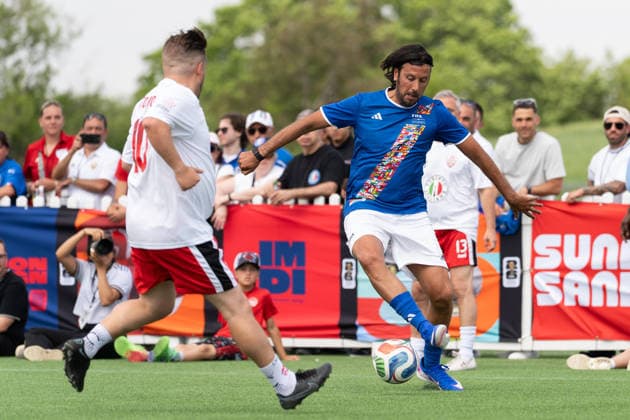 Italian FIFA Legends Tour in Toronto Cristian Zaccardo dribbles the ball during the Italians football legends exhibition match as part of the Italian FIFA Legends Tour in Toronto. on June 5, 2026 in Toronto, Canada. (Photo by Leonardo Ramirez Eyepix Group) Copyright: xLeonardoxRamirezx xEyepixxGroupx LR06042026-09464