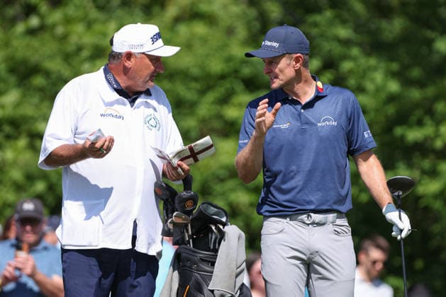 DUBLIN, OH - JUNE 05: Justin Rose of England talks to his caddie, Mark Fulcher during the second round of the Memorial Tournament presented by Workday at Muirfield Village Golf Club on June 5, 2026 in Dublin, OH. (Photo by Ian Johnson Icon Sportswire) GOLF: JUN 05 PGA, Golf Herren the Memorial Tournament presented by Workday EDITORIAL USE ONLY Icon260605092