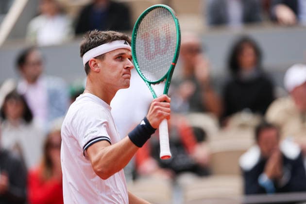 (260606) -- PARIS, June 6, 2026 -- Jakub Mensik reacts during the men s singles semifinal match between Alexander Zverev of Germany and Jakub Mensik of the Czech Republic at the French Open tennis tournament at Roland Garros, Paris, France, June 5, 2026. ) (SP)FRANCE-PARIS-TENNIS-FRENCH OPEN-MEN S SINGLES-SEMIFINAL WuxHuiwo 
