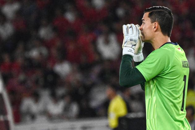 (260606) -- JAKARTA, June 6, 2026 -- Emil Audero Mulyadi, goalkeeper of Indonesia, gestures during the FIFA Men s Match Day between Indonesia and Oman at Gelora Bung Karno Stadium, Jakarta, Indonesia, June 5, 2026. ) (SP)INDONESIA-JAKARTA-FOOTBALL-FIFA MEN S MATCH DAY-INDONESIA VS OMAN AgungxKuncahyaxB. 