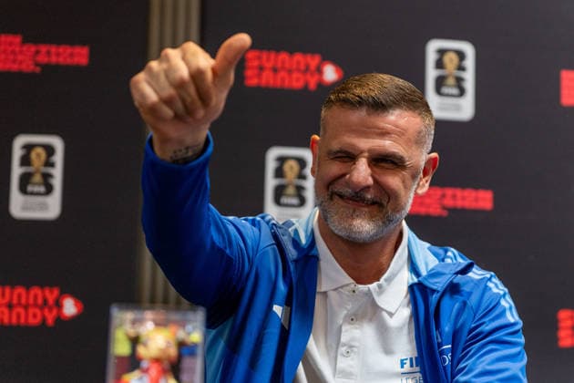 June 5, 2026, Toronto, Ontario, Canada: Vincenzo Iaquinta, Italian football FIFA legend greets during a press conference, PK, Pressekonferenz as part of the Italian FIFA Legends Tour in Toronto. on June 5, 2026 in Toronto, Canada. Toronto Canada - ZUMAe321 20260605_zsa_e321_044 Copyright: xLeonardoxRamirezx