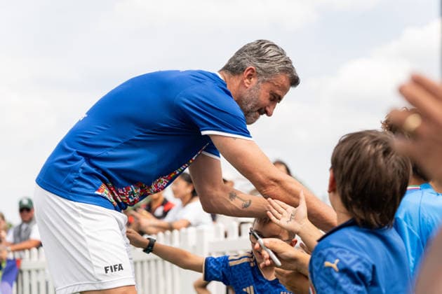 June 5, 2026, Toronto, Ontario, Canada: Christian Panucci greets the children during the Italians football legends exhibition match as part of the Italian FIFA Legends Tour in Toronto. on June 5, 2026 in Toronto, Canada. Italian FIFA Legends Tour In Toronto  - ZUMAe321 20260605_zsa_e321_074 Copyright: xLeonardoxRamirezx