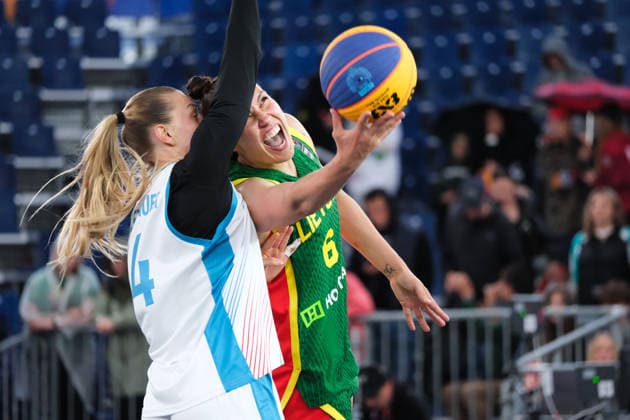 June 5, 2026, Warsaw, Masovian Voivodeship, Poland: Azerbaijan s ALEXANDRA MOLLENHAUER (24) and Lithuania s KAMILE NACICKAITE-VAN DER HORST (6) in action during a FIBA 3x3 Basketball World Cup women s last 16 game between Azerbaijan and Lithuania in Warsaw, Poland. Basketball 2026: FIBA 3x3 World Cup Women s Last 16: Azerbaijan 14:12 Lithuania  - ZUMAk204 20260605_zip_k204_086 Copyright: xRomanxKozielx