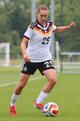 Frankfurt, Deutschland 05. Juni 2026: U19 Frauen Nationalmannschaft - 2026 - Testspiel - Deutschland gegen USA Im Bild: Maria Penner (Deutschland) beim Passspiel. DFL DFB regulations prohibit any use of photographs as image sequences and or quasi-video DFB Campus Hessen Copyright: xFotostandx xRacochax