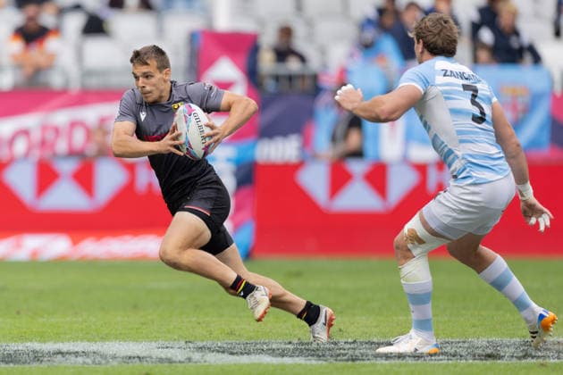 Deutschland - Argentinien, SVNS Rugby World Championship, WM, Weltmeisterschaft Cedric Eichholz (Deutschland) entkommt seinem Gegenspieler Santino Zangara (Argentinien). Erstes Gruppenspiel zwischen Deutschland und Argentinien. Drittes Turnier der SVNS World Championship, Siebener-Rugby WM vom 5. bis 7. Juni 2026 in Bordeaux (Frankreich). Tag 1, Gruppenspiele am 5. Juni 2026., Bordeaux Region Nouvelle-Aquitaine Frankreich Stade Atlantique
