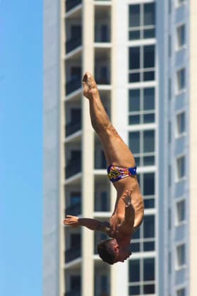 June 5, 2026, St Petersburg, Florida, USA: Spain s CARLOS GIMENO executes a high-precision dive from the 27-meter platform at the St. Pete Pier during Stop 2 of the Red Bull Cliff Diving World Series, heading into Saturday s final round. St Petersburg USA - ZUMAd225 20260605_znp_d225_008 Copyright: xZoraidaxDiazx St Petersburg USA - ZUMA0858 0858484868st Copyright: xIMAGO ZoraidaxDiazx