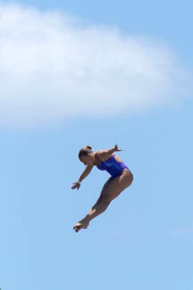 June 5, 2026, St Petersburg, Florida, USA: France s MADELEINE BAYON executes a high-precision dive from the 21-meter platform at the St. Pete Pier during Stop 2 of the Red Bull Cliff Diving World Series, heading into Saturday s final round. St Petersburg USA - ZUMAd225 0858485441st Copyright: xZoraidaxDiazx