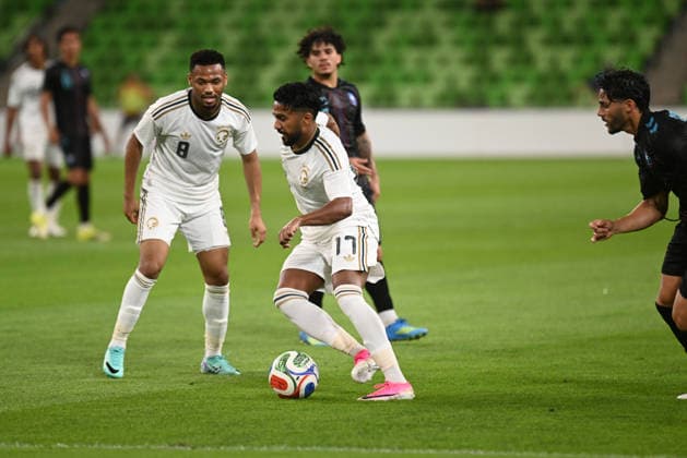AUSTIN, TX - June 05: Saudi Arabia defender Khalid Alghannam (17) moves down field during International Friendly, Länderspiel, Nationalmannschaft between Saudi Arabia and Puerto Rico on June 5, 2026 at Q2 Stadium in Austin, TX. (Photo by John Rivera Icon Sportswire) SOCCER: JUNE 05 International Friendly Saudi Arabia vs. Puerto Rico EDITORIAL USE ONLY Icon426260605023