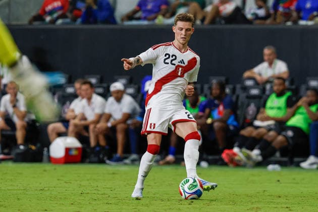 MIAMI, FL - JUNE 5: Peru defender Oliver Sonne (22) controls the ball on during the International Friendly, Länderspiel, Nationalmannschaft game between Haiti and Peru at NU Stadium on June 5, 2026 in Miami,Florida.(Photo by Chris Arjoon Icon Sportswire) SOCCER: JUN 05 Haiti vs Peru EDITORIAL USE ONLY Icon2605060010042