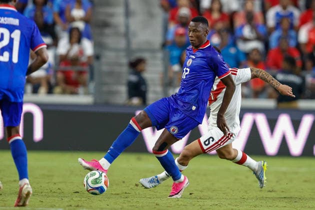 MIAMI, FL - JUNE 5: Haiti midfielder Jean Jacques Danley (17) controls the ball during the International Friendly, Länderspiel, Nationalmannschaft game between Haiti and Peru at NU Stadium on June 5, 2026 in Miami,Florida.(Photo by Chris Arjoon Icon Sportswire) SOCCER: JUN 05 Haiti vs Peru EDITORIAL USE ONLY Icon2605060010055
