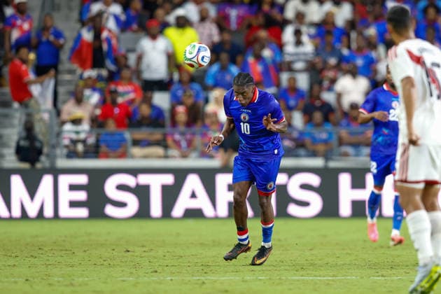 MIAMI, FL - JUNE 5: Haiti midfielder Jean-Ricner Bellegarde (10) heads the ball during the International Friendly, Länderspiel, Nationalmannschaft game between Haiti and Peru at NU Stadium on June 5, 2026 in Miami,Florida.(Photo by Chris Arjoon Icon Sportswire) SOCCER: JUN 05 Haiti vs Peru EDITORIAL USE ONLY Icon2605060010056