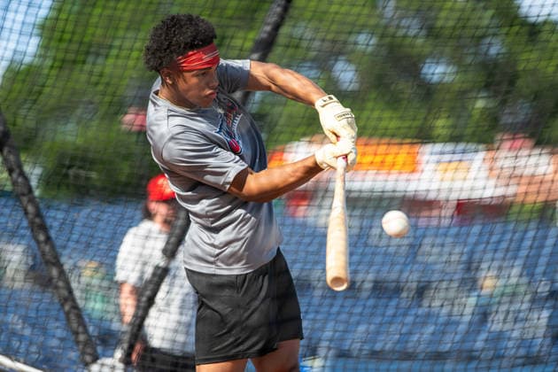 Williamsport Crosscutters v Trenton Thunder - MLB, Baseball Herren, USA Draft League Baseball Kelly Robertson Jr. of the Williamsport Crosscutters warms up before an MLB Draft League baseball game at Trenton Thunder Ballpark in Trenton, United States, on June 5, 2026. Trenton United States  Copyright: xDanxSquicciarinix originalFilename:squicciarini-williams260605_npZCu.jpg