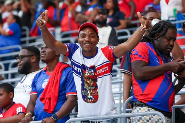 June 5, 2026, Miami, Florida, USA: A Haiti fan poses for a photograph during the International Friendly, Länderspiel, Nationalmannschaft soccer match between Haiti and Peru. Soccer 2026: Haiti 1:2 Peru.  - ZUMAa257 20260605_zsp_a257_001 Copyright: xChrisxArjoonx