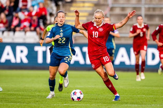 Denmark v Sweden, Women™s World Cup Qualification, Odense, Denmark Odense, Denmark. 05th, June 2026. Pernille Harder (10) of Denmark and Anna Anvegard (22) of Sweden seen during the Women™s World Cup Qualifier match between Denmark and Sweden at Odense Stadion in Odense. Denmark, Odense  Copyright: xGonzalesxPhoto KentxRasmussenx