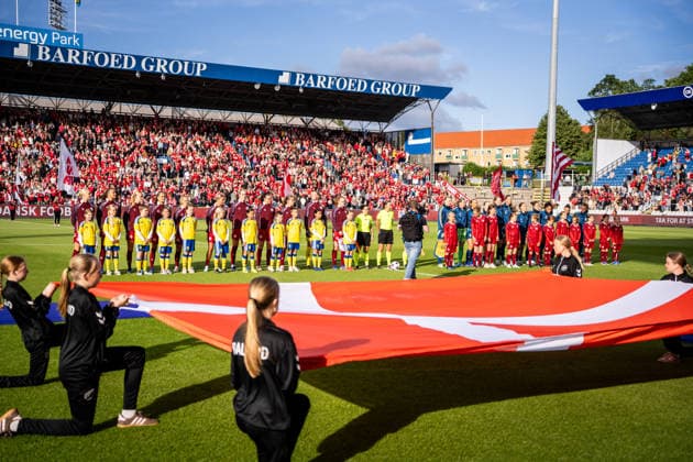 Denmark v Sweden, Women™s World Cup Qualification, Odense, Denmark Odense, Denmark. 05th, June 2026. The players of Denmark and Sweden line up for the Women™s World Cup Qualifier match between Denmark and Sweden at Odense Stadion in Odense. Denmark, Odense  Copyright: xGonzalesxPhoto KentxRasmussenx