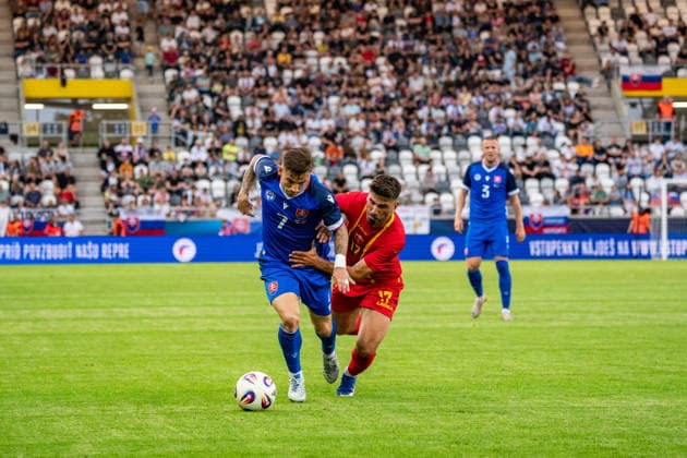 Slovakia v Montenegro - International Friendly, Länderspiel, Nationalmannschaft Match Tomas Suslov of Slovakia and Marko Simun of Montenegro compete during the international friendly match between Slovakia and Montenegro at Kosicka Futbalova Arena in Kosice, Slovakia, on June 5, 2026. Kosice Slovakia  Copyright: xMatejxSaganx originalFilename:sagan-slovakia260605_npcVX.jpg
