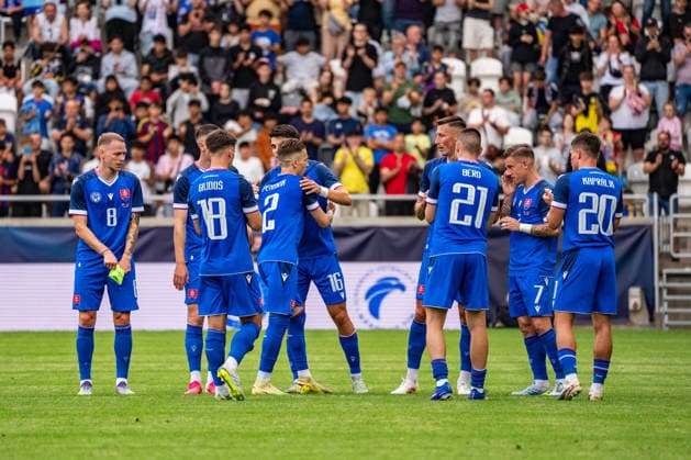 Slovakia v Montenegro - International Friendly, Länderspiel, Nationalmannschaft Match Peter Pekarik of Slovakia and teammates are seen before his substitution during the international friendly match between Slovakia and Montenegro at Kosicka Futbalova Arena in Kosice, Slovakia, on June 5, 2026. Kosice Slovakia  Copyright: xMatejxSaganx originalFilename:sagan-slovakia260605_npq3J.jpg