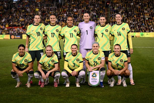 SOCCER MATILDAS MEXICO, Australia assemble for a team photo ahead of the International Friendly, Länderspiel, Nationalmannschaft match between Australia and Mexico at McDonald Jones Stadium in Newcastle, Saturday, June 6, 2026. ( NO ARCHIVING, EDITORIAL USE ONLY NEWCASTLE NEW SOUTH WALES AUSTRALIA  Copyright: xDANxHIMBRECHTSx 20260606170837240811