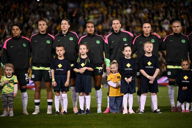 SOCCER MATILDAS MEXICO, Australia stand for the national anthem ahead of the International Friendly, Länderspiel, Nationalmannschaft match between Australia and Mexico at McDonald Jones Stadium in Newcastle, Saturday, June 6, 2026. ( NO ARCHIVING, EDITORIAL USE ONLY NEWCASTLE NEW SOUTH WALES AUSTRALIA  Copyright: xDANxHIMBRECHTSx 20260606195452291117