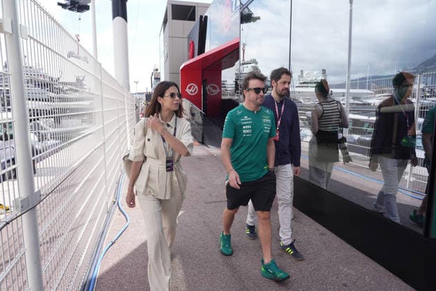06.06.2026, Circuit de Monaco, Monte Carlo, Formel 1 Louis Vuitton Grand Prix Monaco 2026 ,im Bild Fernando Alonso (ESP), Aston Martin Aramco Formula One Team mit seiner Freundin und Mutter seines ersten Kindes, Melissa Jimenez. (Photo by Hasan Bratic DeFodi Images) -