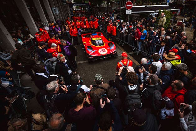 24 HEURES DU MANS 2026 - PESAGE 50 FUOCO Antonio (ita), NIELSEN Nicklas (dnk), MOLINA Miguel (spa), Ferrari AF Corse, Ferrari 499P 50, Hypercar, spectators, fans during Le Pesage of the 24 Hours of Le Mans 2026, 3rd round of the 2026 FIA World Endurance Championship, from June 5 to 6, 2026 on the Place de la RÃ publique in Le Mans, France - Le MansFrance Copyright: xCharlyxLopezx
