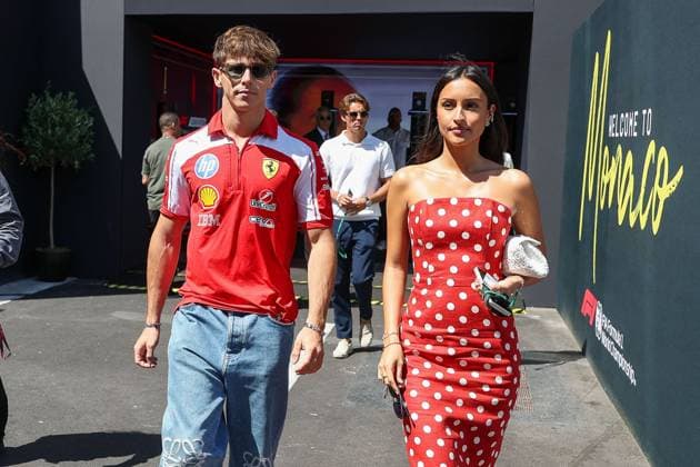 Arthur, Bruder von Charles Leclerc und Ehefrau Alexandra Saint Mleux von Charles Leclerc (Scuderia Ferrari HP 16), 3 Freies Training, Grosser Preis von Monaco, Motorsport, Herren, Formel 1, 06.06.2026 Monte Carlo Monaco MCO