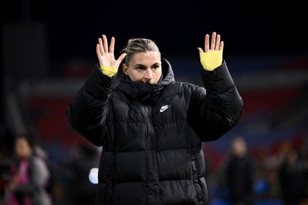 SOCCER MATILDAS MEXICO, Steph Catley of Australia gestures to supporters following the International Friendly, Länderspiel, Nationalmannschaft match between Australia and Mexico at McDonald Jones Stadium in Newcastle, Saturday, June 6, 2026. ( NO ARCHIVING, EDITORIAL USE ONLY NEWCASTLE NEW SOUTH WALES AUSTRALIA  Copyright: xDANxHIMBRECHTSx 20260606155178791666