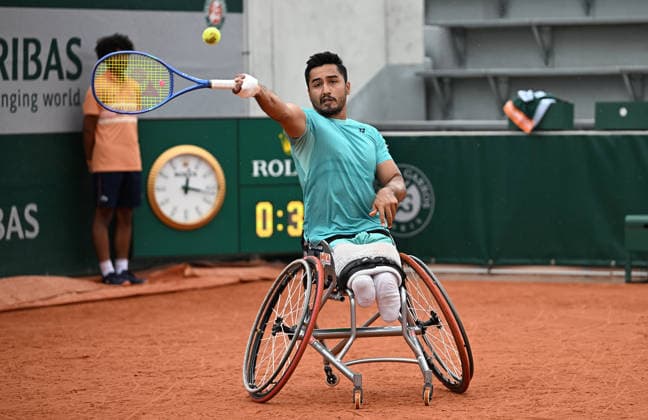 2026 French Open (Roland-Garros) PARIS, FRANCE - JUNE 06: Ahmet Kaplan of Turkiye in action against Niels Vink (not seen) of the Netherlands during the Quad Wheelchair Singles Final the 2026 French Open at Roland Garros on June 06, 2026 in Paris, France. Burak Akbulut Anadolu Paris France. Editorial use only. Please get in touch for any other usage.  Copyright: x2026xAnadoluxBurakxAkbulutx