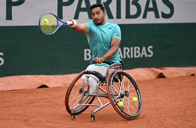 2026 French Open (Roland-Garros) PARIS, FRANCE - JUNE 06: Ahmet Kaplan of Turkiye in action against Niels Vink (not seen) of the Netherlands during the Quad Wheelchair Singles Final the 2026 French Open at Roland Garros on June 06, 2026 in Paris, France. Burak Akbulut Anadolu Paris France. Editorial use only. Please get in touch for any other usage.  Copyright: x2026xAnadoluxBurakxAkbulutx