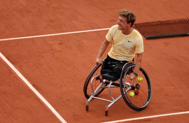 Niels Vink of Netherlands celebrates on match point French Open Tennis, Day Fourteen, Tennis, Roland Garros, Paris, France - 06 Jun 2026Paris Roland Garros France EDITORIAL USE ONLY No use with unauthorised audio, video, data, fixture lists, club league logos or live services. Online in-match use limited to 120 images, no video emulation. No use in betting, games or single club league player publications.  Copyright: xEllaxLing Shutterstockx 16906571a