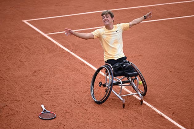 2026 French Open (Roland-Garros) PARIS, FRANCE - JUNE 06: Niels Vink of the Netherlands celebrates victory after defeating Ahmet Kaplan (not seen) of Turkiye during the Quad Wheelchair Singles Final the 2026 French Open at Roland Garros on June 06, 2026 in Paris, France. Burak Akbulut Anadolu Paris France. Editorial use only. Please get in touch for any other usage.  Copyright: x2026xAnadoluxBurakxAkbulutx