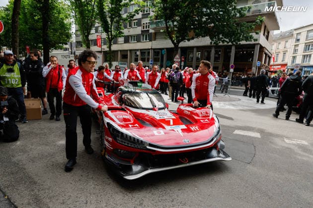 24 HEURES DU MANS 2026 - PESAGE 07 CONWAY Mike (gbr), KOBAYASHI Kamui (jpn), DE VRIES Nyck (nld), Toyota Racing, Toyota TR010 Hybrid 07, Hypercar, during Le Pesage of the 24 Hours of Le Mans 2026, 3rd round of the 2026 FIA World Endurance Championship, from June 5 to 6, 2026 on the Place de la RÃ publique in Le Mans, France - Le MansFrance Copyright: xFREDERICxLExFLOCxHx