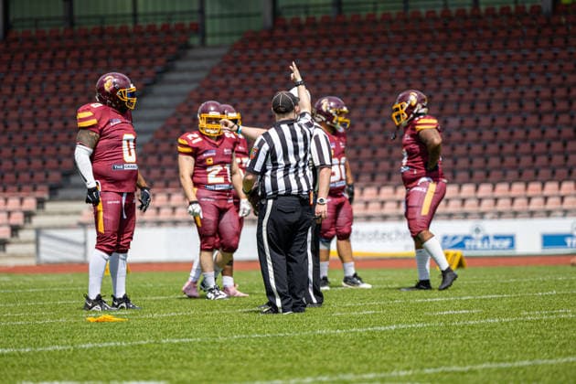 American Football, Kassel, Kassel Titans vs. AFC Rüsselsheim Crusaders, Auestadion Kassel; 06.06.2026 American Football, Kassel, Germany - 06.06.2026: Spiel der Kassel Titans vs. AFC Rüsselsheim Crusaders, Auestadion Kassel Copyright: xBEAUTIFULxSPORTS Freudensteinx