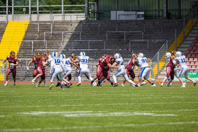 American Football, Kassel, Kassel Titans vs. AFC Rüsselsheim Crusaders, Auestadion Kassel; 06.06.2026 American Football, Kassel, Germany - 06.06.2026: Spiel der Kassel Titans vs. AFC Rüsselsheim Crusaders, Auestadion Kassel Copyright: xBEAUTIFULxSPORTS Freudensteinx