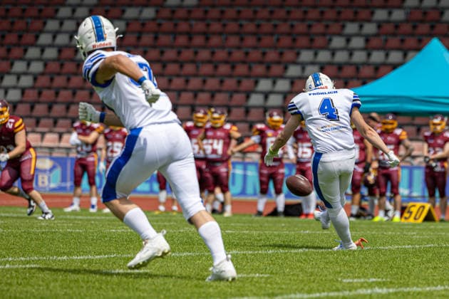 American Football, Kassel, Kassel Titans vs. AFC Rüsselsheim Crusaders, Auestadion Kassel; 06.06.2026 American Football, Kassel, Germany - 06.06.2026: Spiel der Kassel Titans vs. AFC Rüsselsheim Crusaders, Auestadion Kassel Copyright: xBEAUTIFULxSPORTS Freudensteinx