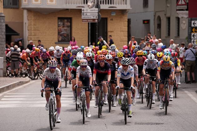 The pack rides cycles during Stage 8 of the Giro d™Italia Women, from Rivoli to Sestriere, Italy, Saturday, June 6, 2026  Copyright: xMarcoxAlpozzi LaPressex