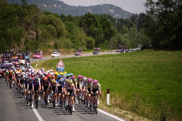 The pack rides cycles during Stage 8 of the Giro d™Italia Women, from Rivoli to Sestriere, Italy, Saturday, June 6, 2026  Copyright: xMarcoxAlpozzi LaPressex