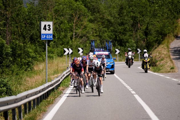 The pack rides cycles during Stage 8 of the Giro d™Italia Women, from Rivoli to Sestriere, Italy, Saturday, June 6, 2026  Copyright: xMarcoxAlpozzi LaPressex