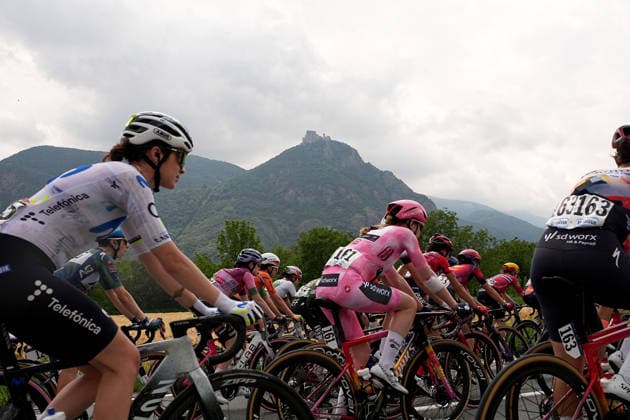 The pack rides cycles during Stage 8 of the Giro d™Italia Women, from Rivoli to Sestriere, Italy, Saturday, June 6, 2026  Copyright: xMarcoxAlpozzi LaPressex