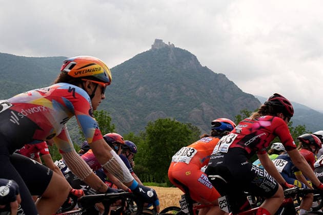 The pack rides cycles during Stage 8 of the Giro d™Italia Women, from Rivoli to Sestriere, Italy, Saturday, June 6, 2026  Copyright: xMarcoxAlpozzi LaPressex
